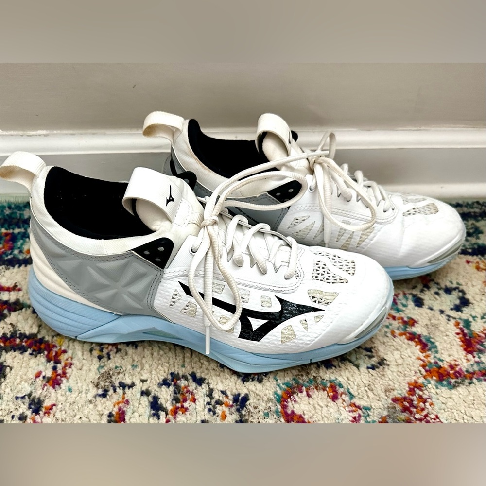 Mizuno Wave Momentum Volleyball Shoes White&Blue Women’s 8.5